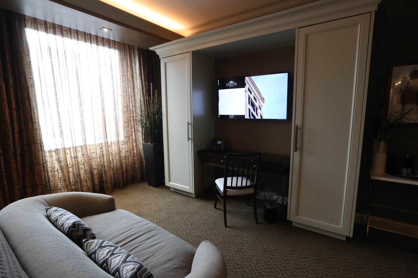 A Closer Look: Curtiss Hotel